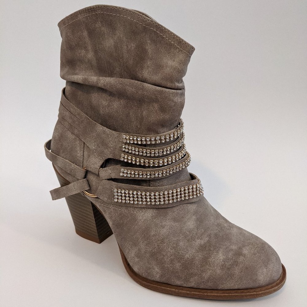 Daisy Fuentes Boots w Rhinestones Size 8.5